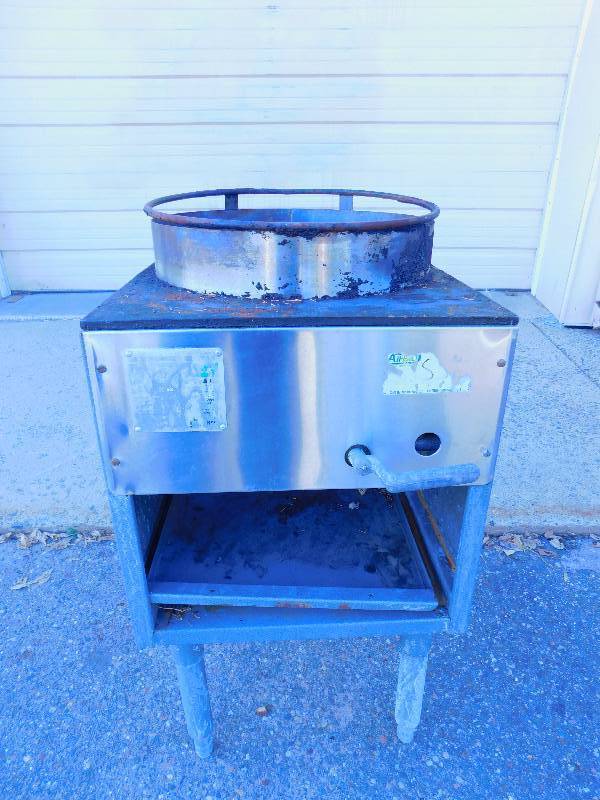 lot 5 image: Liquid Propane Wok Range