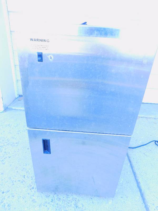 lot 8 image: Glastender Bottle Disintegration System