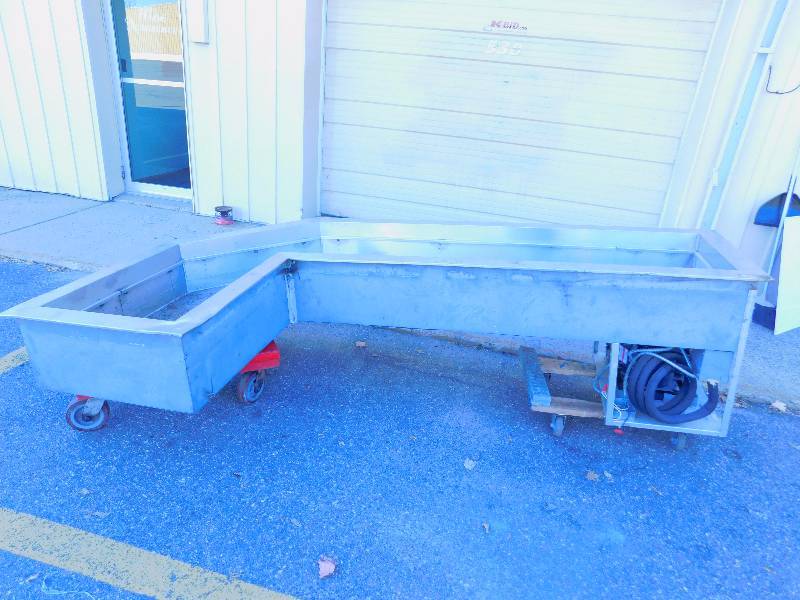 lot 9 image: L Shaped Refrigerated Salad Table