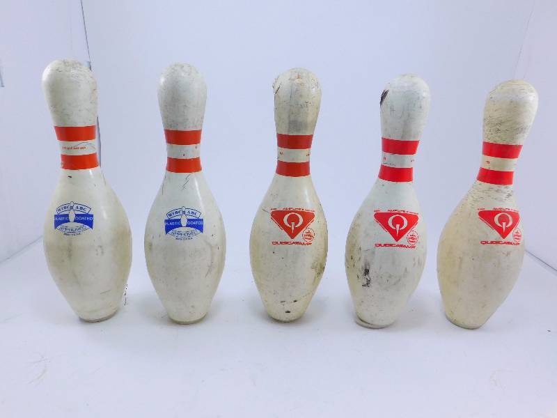 lot 21 image: (5) Bowling Pins