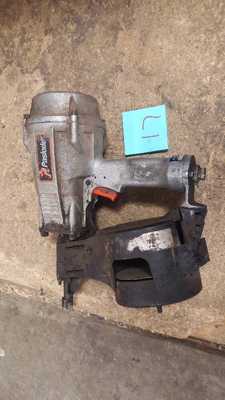 lot 17 image: Paslode P350C Coil Nailer, 1-12 to 3-12 #501555 used good working condition tool