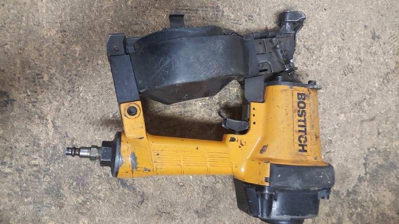 Bostitch Rn46 1 3 4 Inch To 1 3 4 Inch Coil Roofing Nailer Used In