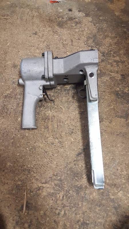 lot 42 image: Stanley Bostitch D16-2AD - Air Driven Carton Closure Stapler used in good working condition tool