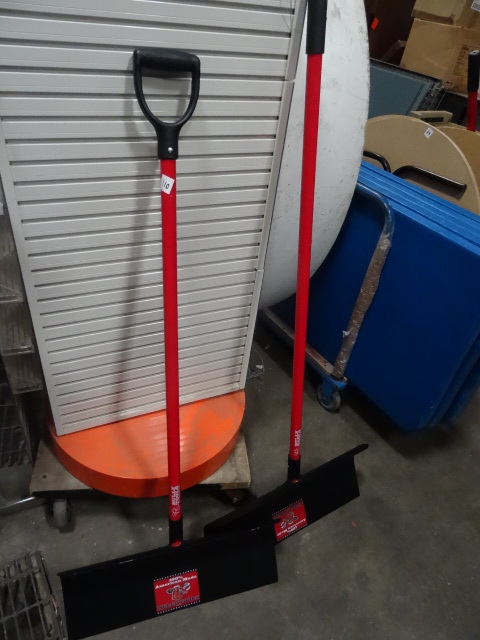 lot 110 image: Bully Tools 24 Snow Shovels