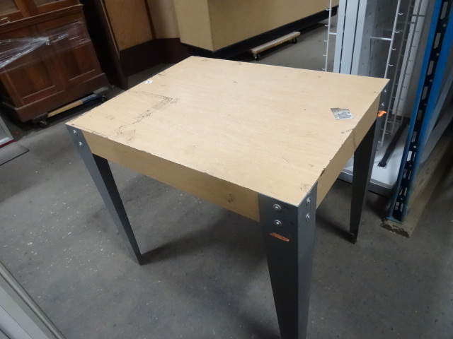 lot 156 image: Stationary Retail Table 28 X 36 X 32