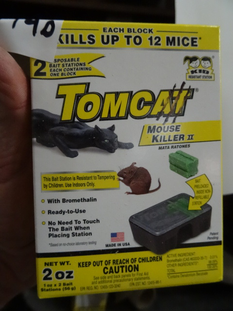 lot 190 image: Tomcat Mouse Killer, 2 Disposable Bait Stations