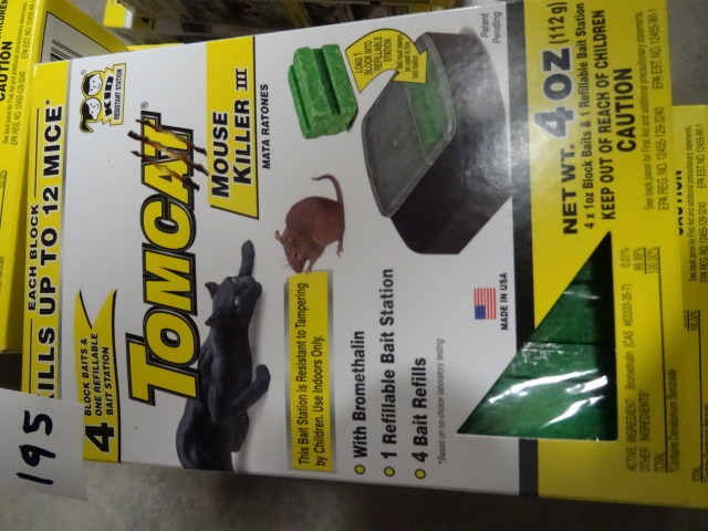 lot 195 image: Tomcat Mouse Killer 1 Refillable Bait Station