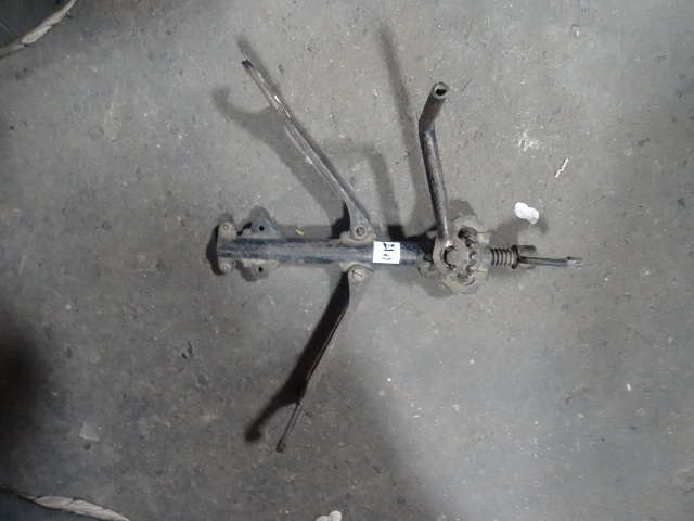 lot 210 image: Unique Vintage Screw Jack