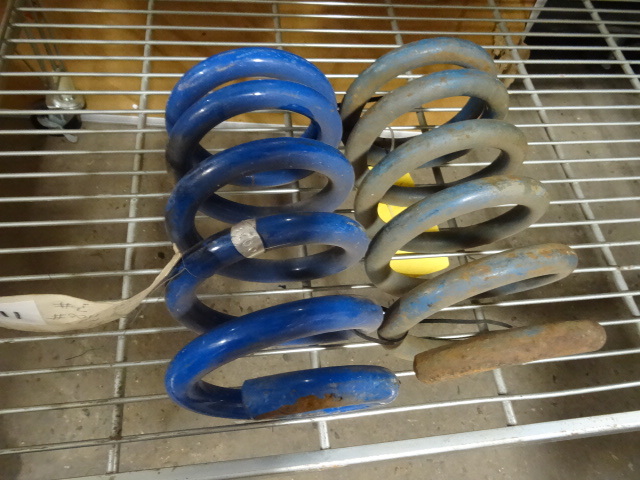lot 211 image: 2 Coil Springs For Car Or Pick Up