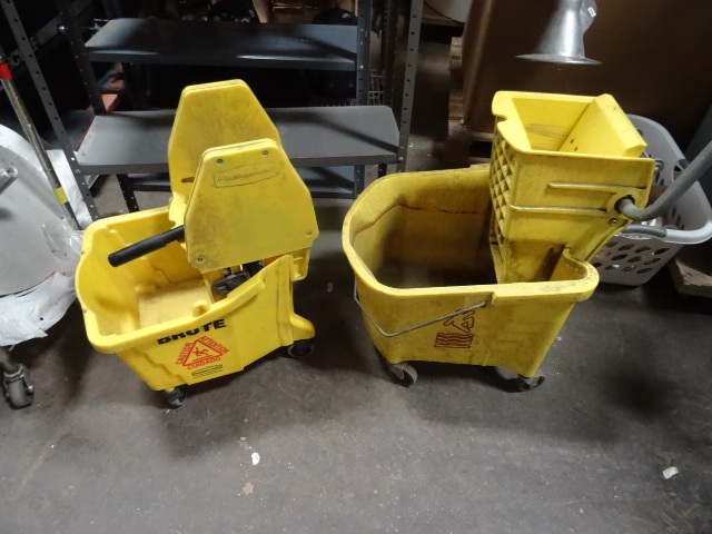 lot 220 image: 2 Mop Buckets With Wringers