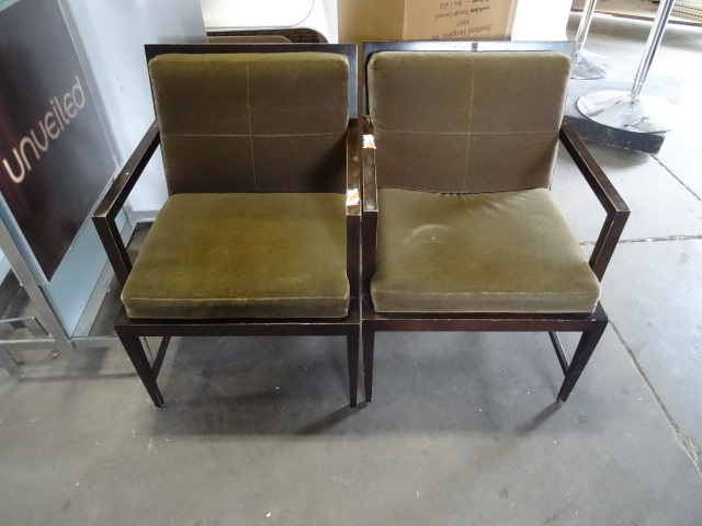 lot 7 image: 2 Matching Wood Framed Side Chairs
