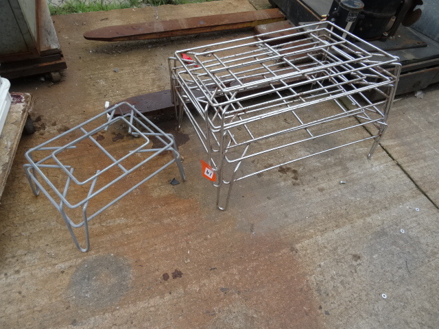 lot 19 image: 3 Metal Risers 26 X 16 X 8