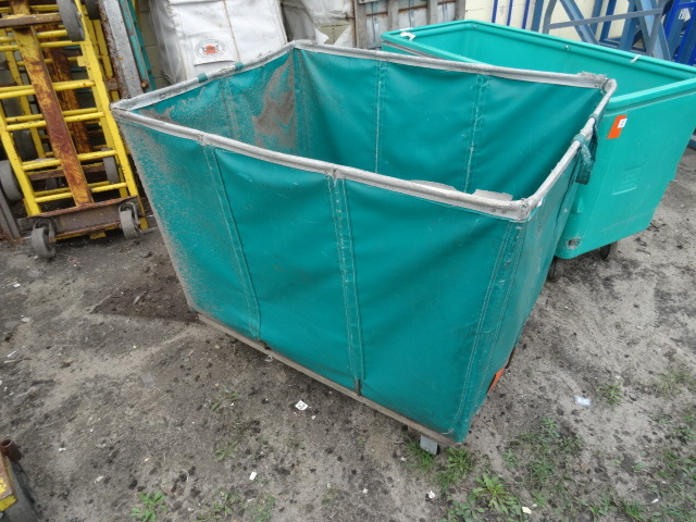 lot 21 image: Canvas Laundry Cart 30 X 43