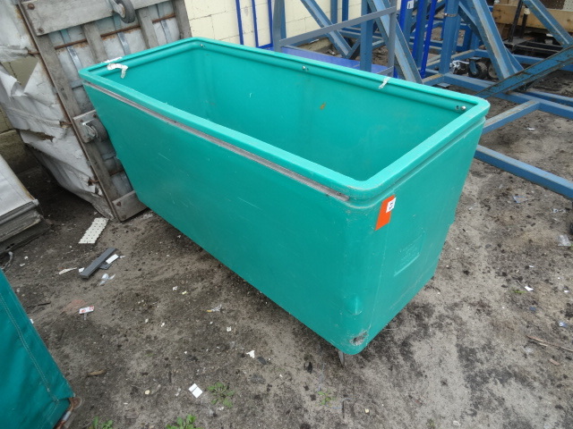 lot 22 image: Poly Trux Tub 23 X 55 X 31