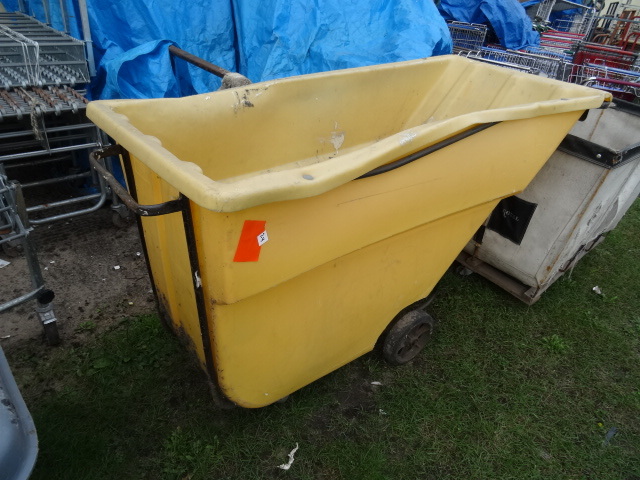 lot 24 image: Poly Dumping Garbage Tote 32 X 68 X 39