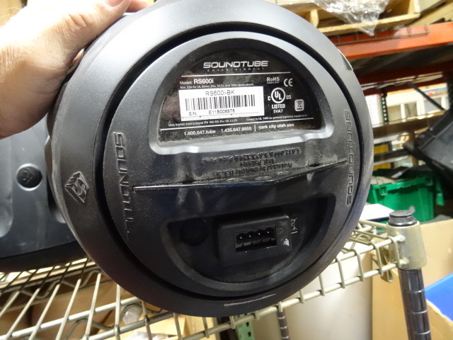 lot 80 image: Sound Tube Model RS600I-BK