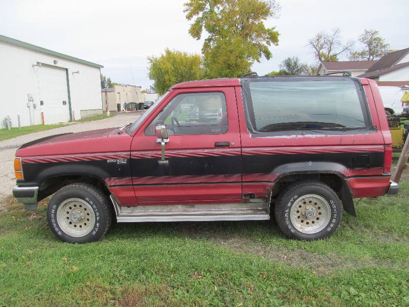 lot 1 image: Bronco II