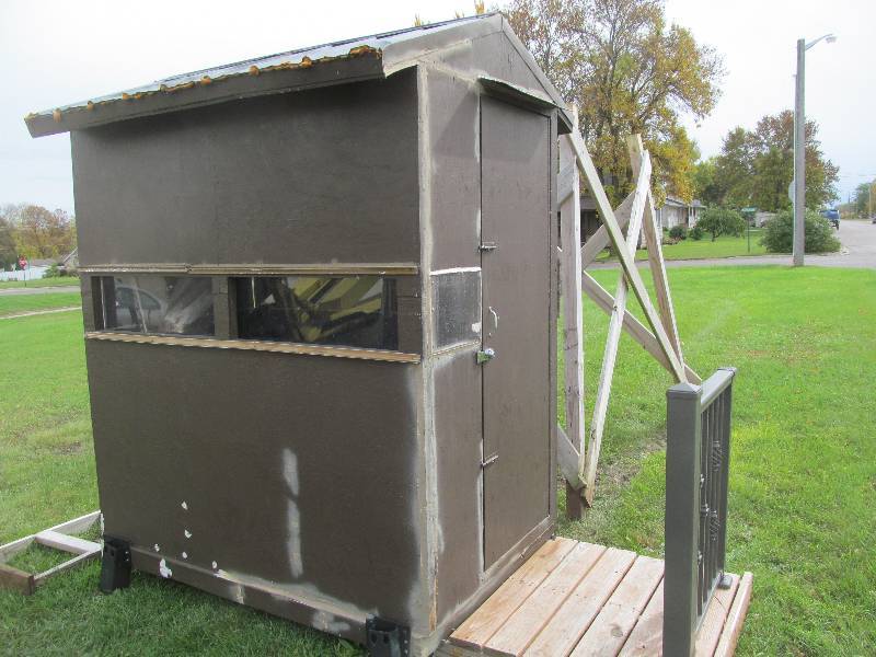 lot 2 image: deer stand
