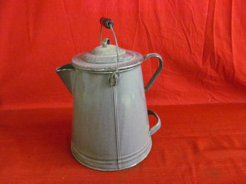 lot 12 image: vintage coffee pot