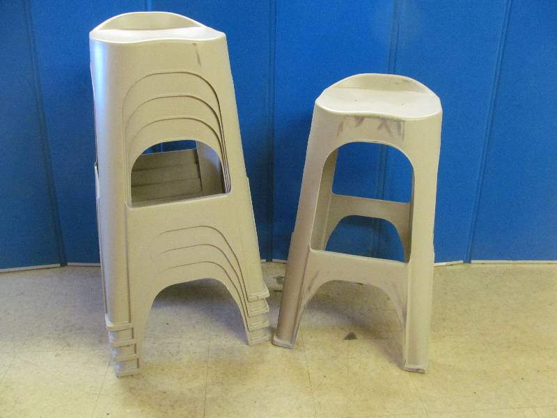 lot 37 image: patio stools