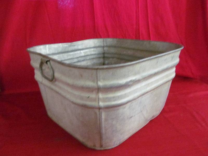 lot 30 image: wash tub