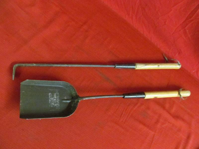 lot 14 image: shovel , pick