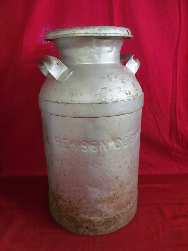 lot 16 image: milk can