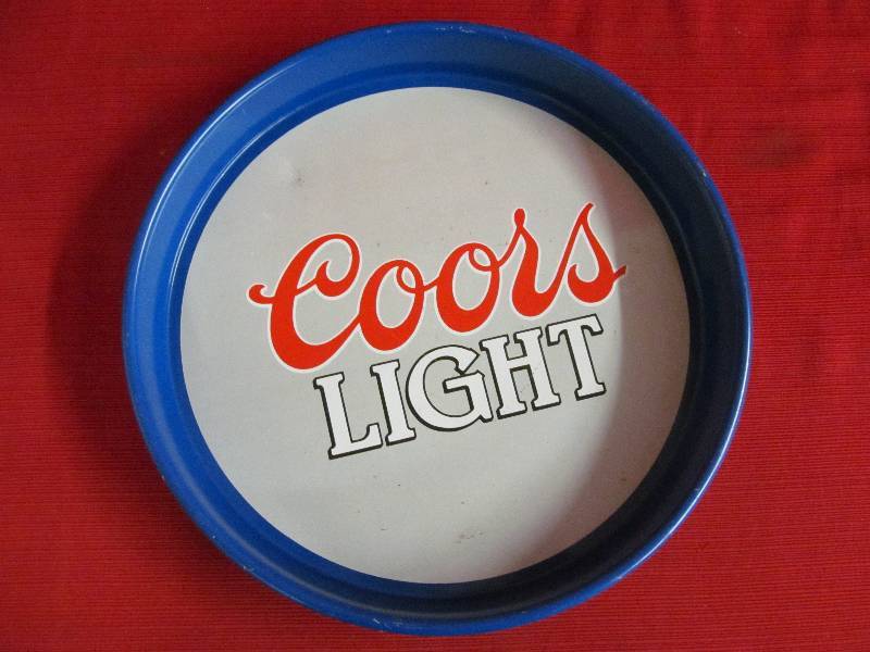 lot 19 image: Coors serving tray