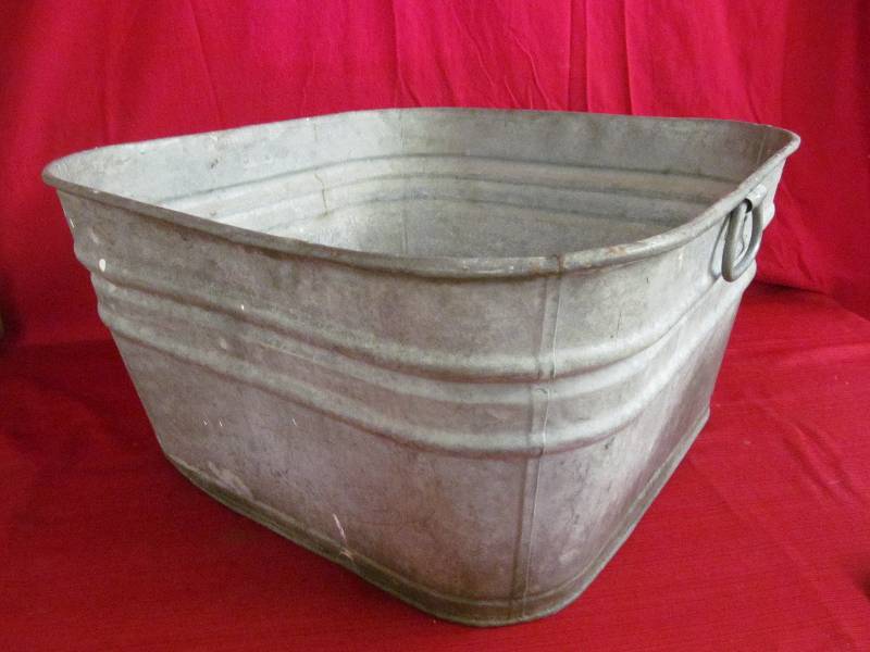 lot 32 image: wash tub