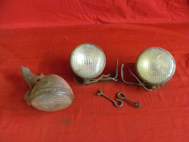 lot 41 image: vintage tractor lamps