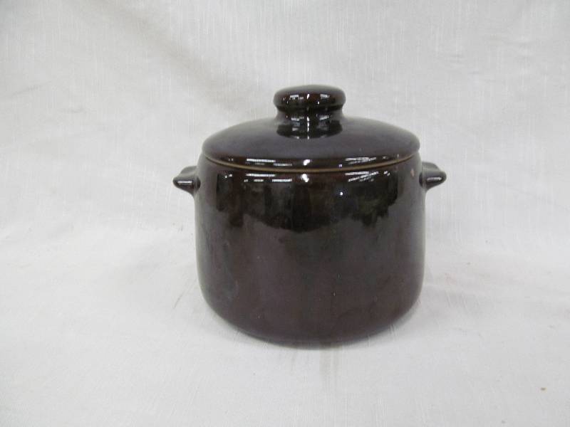 lot 123 image: bean pot