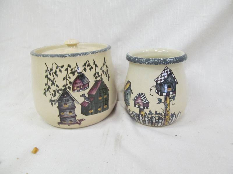 lot 137 image: cookie jar