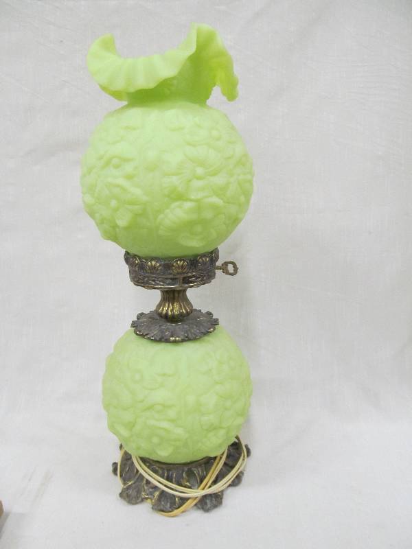 lot 107 image: vintage lamp