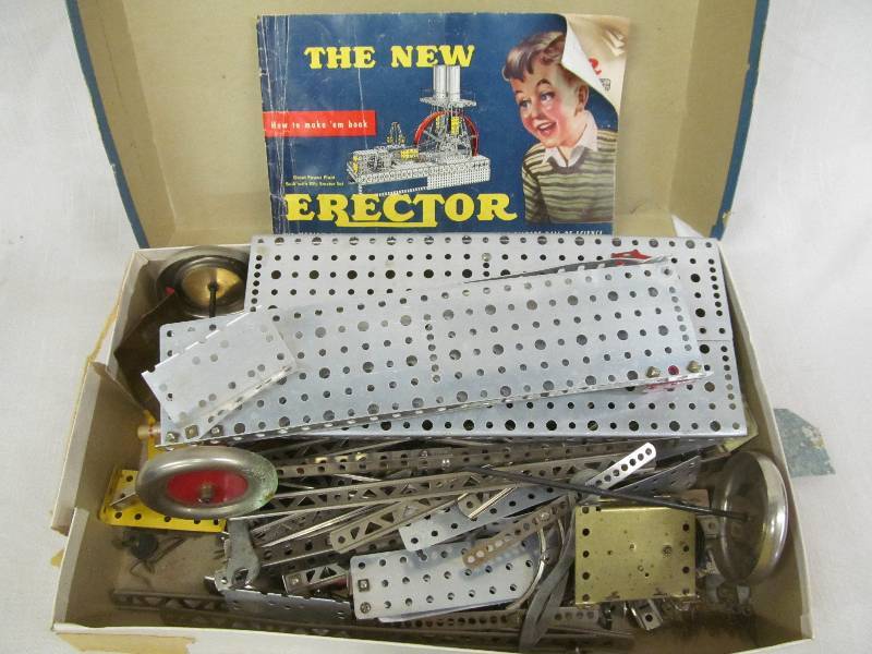 lot 110 image: vintage erector set