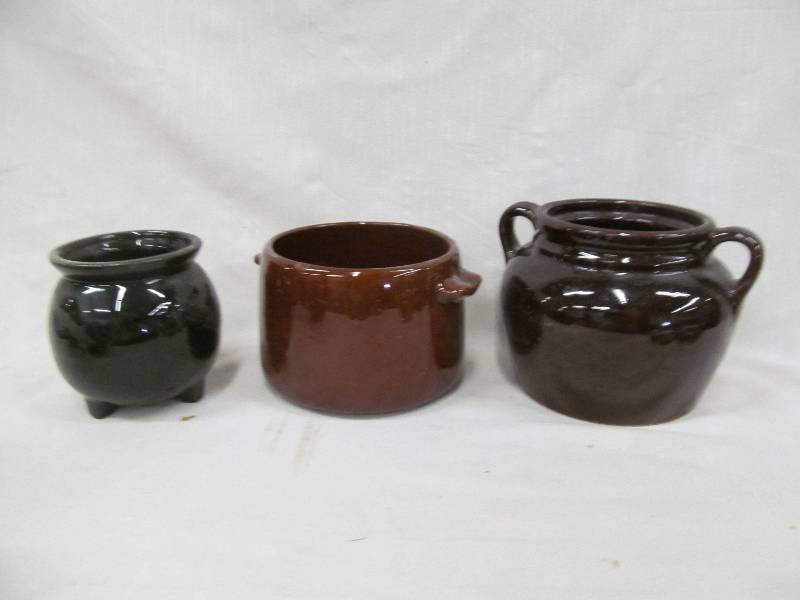 lot 124 image: bean pots