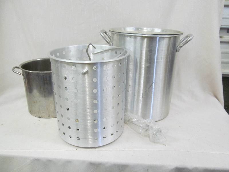 lot 149 image: turkey fryer, stock pot