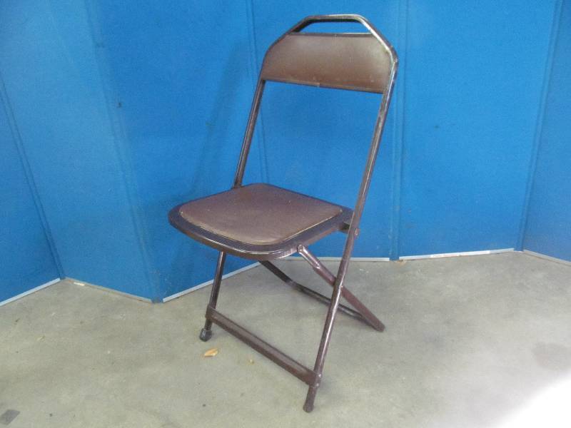 lot 164 image: folding chair