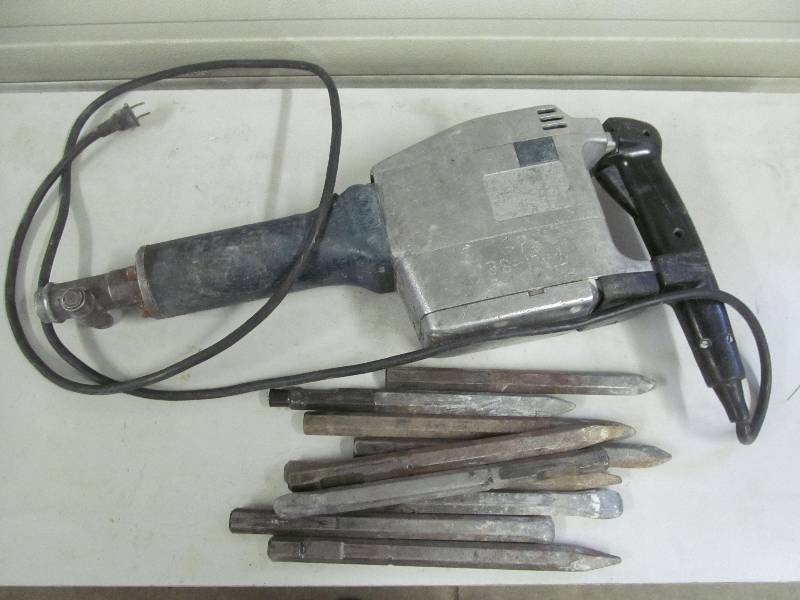 lot 183 image: hammer chisel