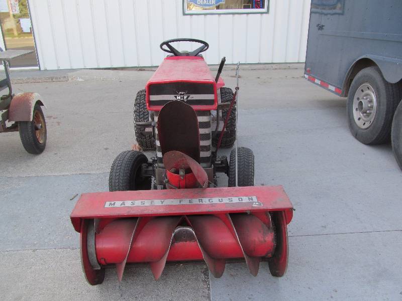 lot 203 image: Massey tractor wSnow blower