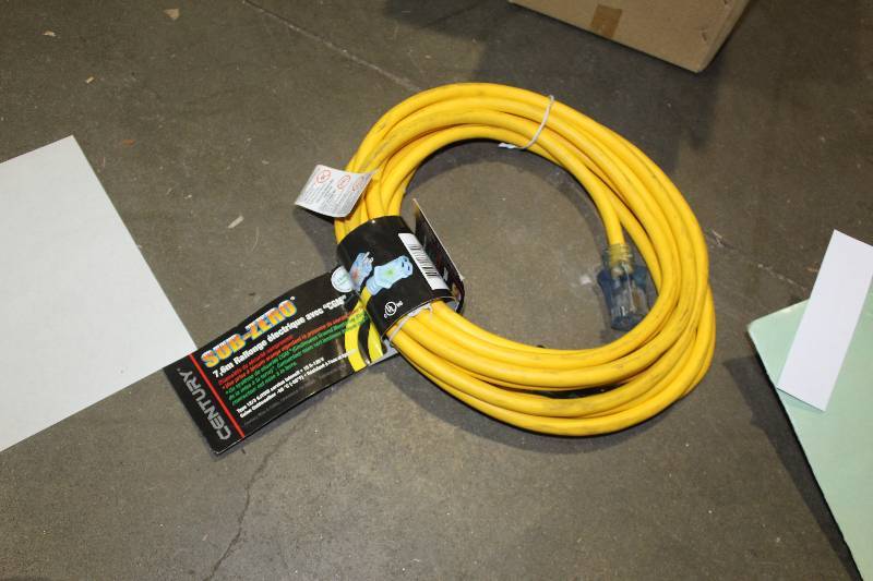 lot 43 image: Sub-Zero Heavy Duty 25ft. -50 Degree Cold Weather Power Cord