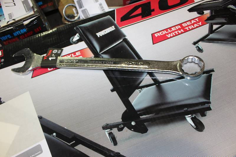 lot 48 image: Tekton 1-716in. Combination Wrench