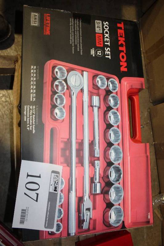 lot 107 image: Tekton 34in. Drive Socket Set Metric