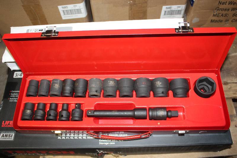 lot 105 image: T&L Tools 12in. Impact Socket Set