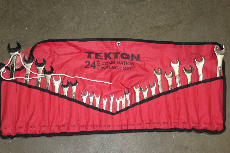 lot 120 image: Tekton 24-Piece Combination Wrench Set Metric