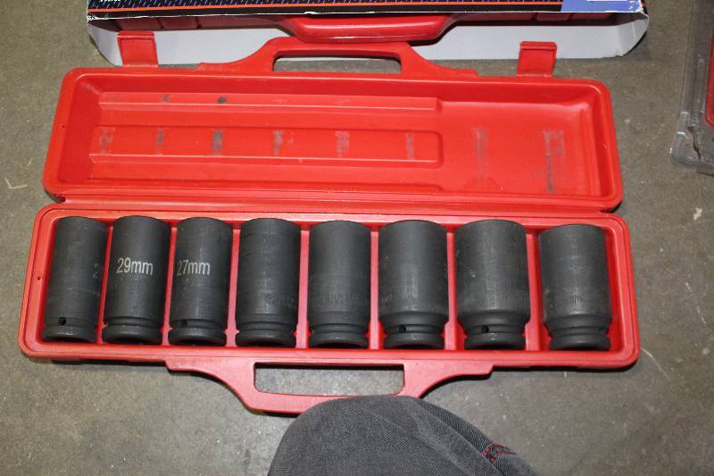 lot 103 image: Chrome Valdium 34in. Deep Drive Impact Socket Set