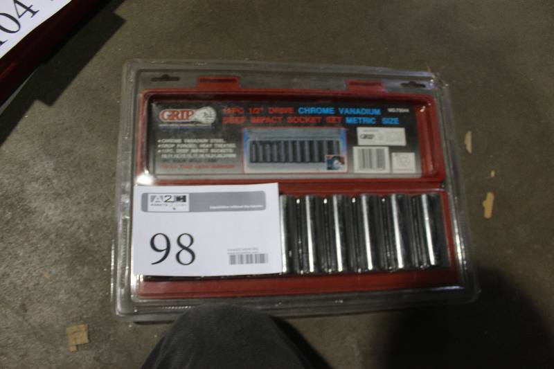 lot 98 image: Grip 12-Piece 12in. Drive Chrome Vanadium Deep Impact Socket Set Metric