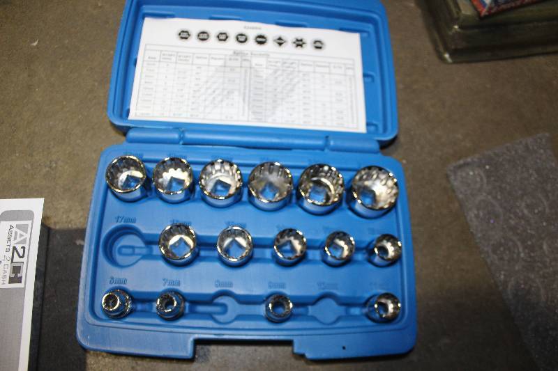 lot 91 image: SAEMetric Spline Socket Set