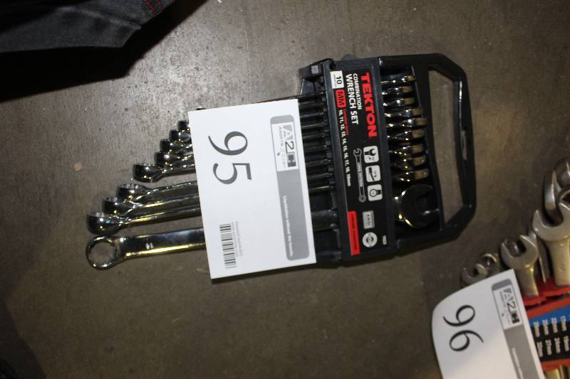 lot 95 image: Tekton Chrome Vanadium 10-Piece Metric Combination Wrench Set