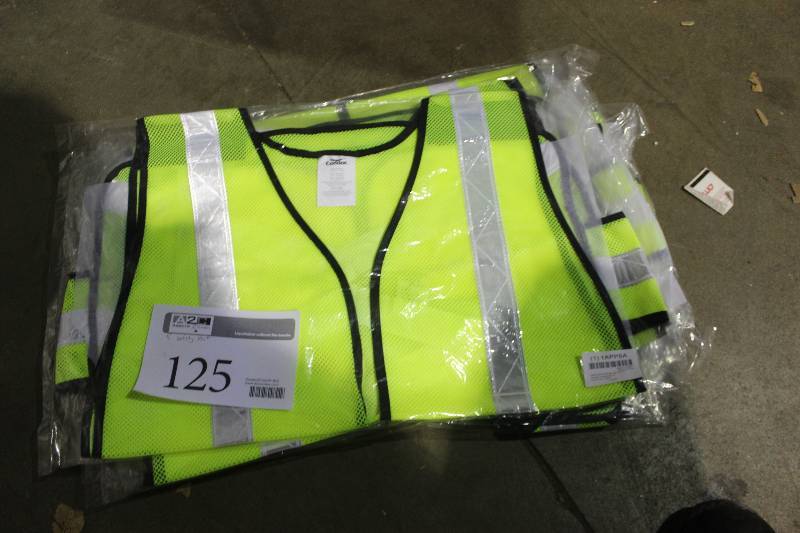 lot 125 image: Lot of (5) Condor Universal Safety Vests