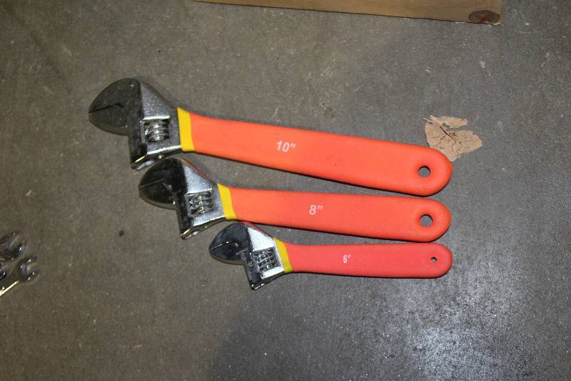 lot 123 image: Lot of (3) Adjustable Cresent Wrenches